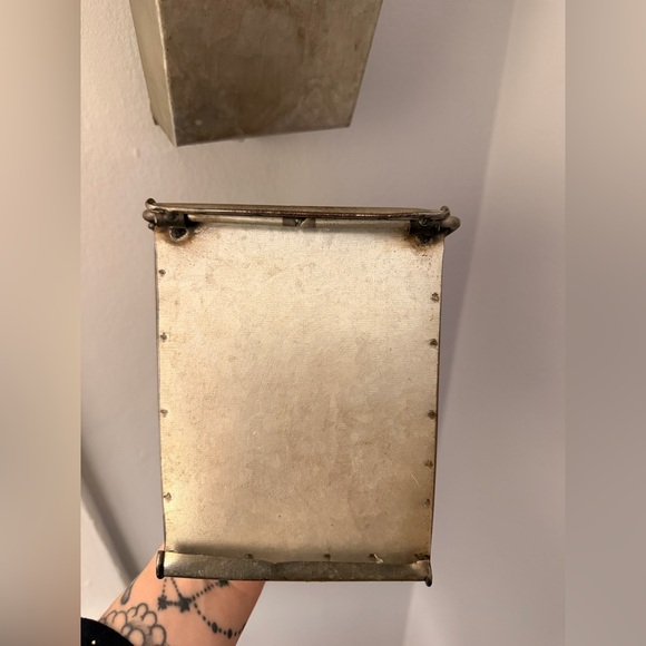 Vintage Galvanized Metal Wall Bins-Set of 3 - Picture 6 of 8